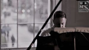Learning how to properly reach piano Grade 1 ABRSM
